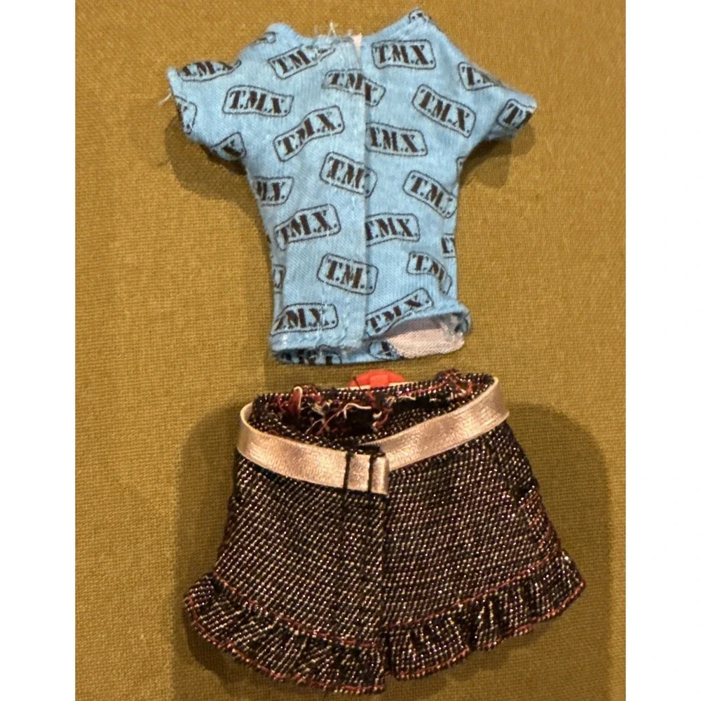 Barbie‎ 2006 Tickle Me Elmo Outfit Shirt And Skirt
